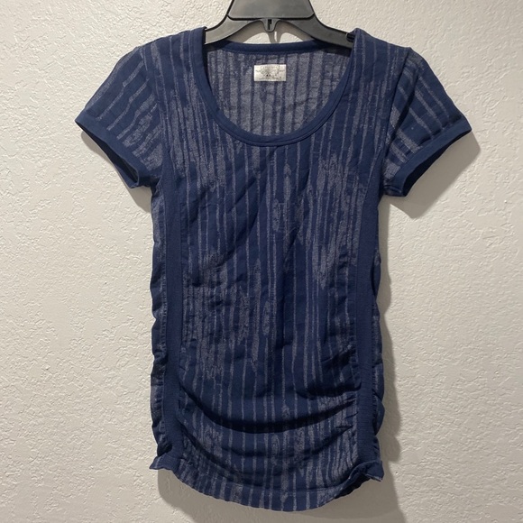 Athleta Ikat Pure Tee Shirt Size Small Navy Blue Pattern Short Sleeve Seamless - Picture 4 of 6